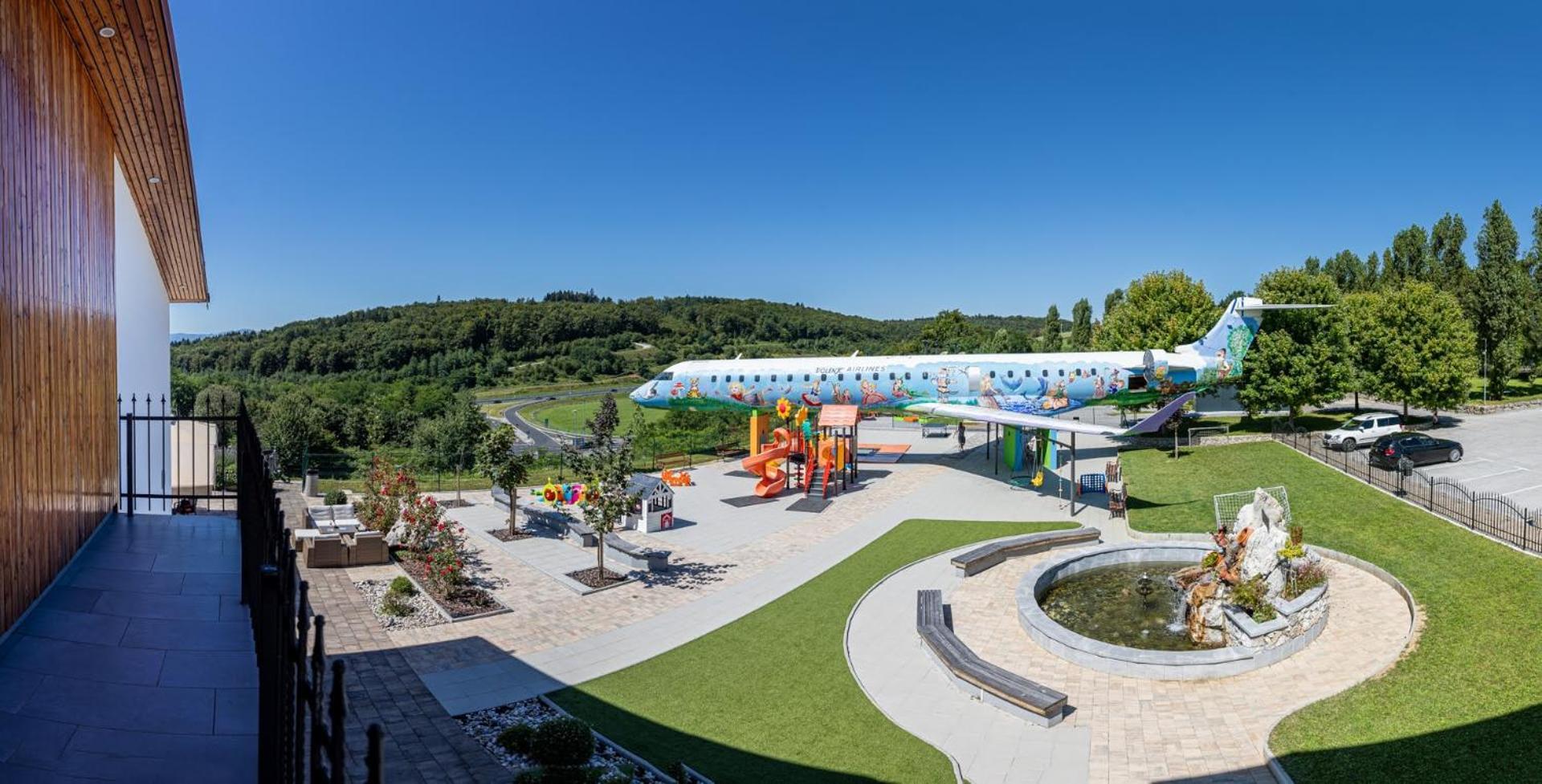 Hotel Dolenjc Ново-Место Экстерьер фото