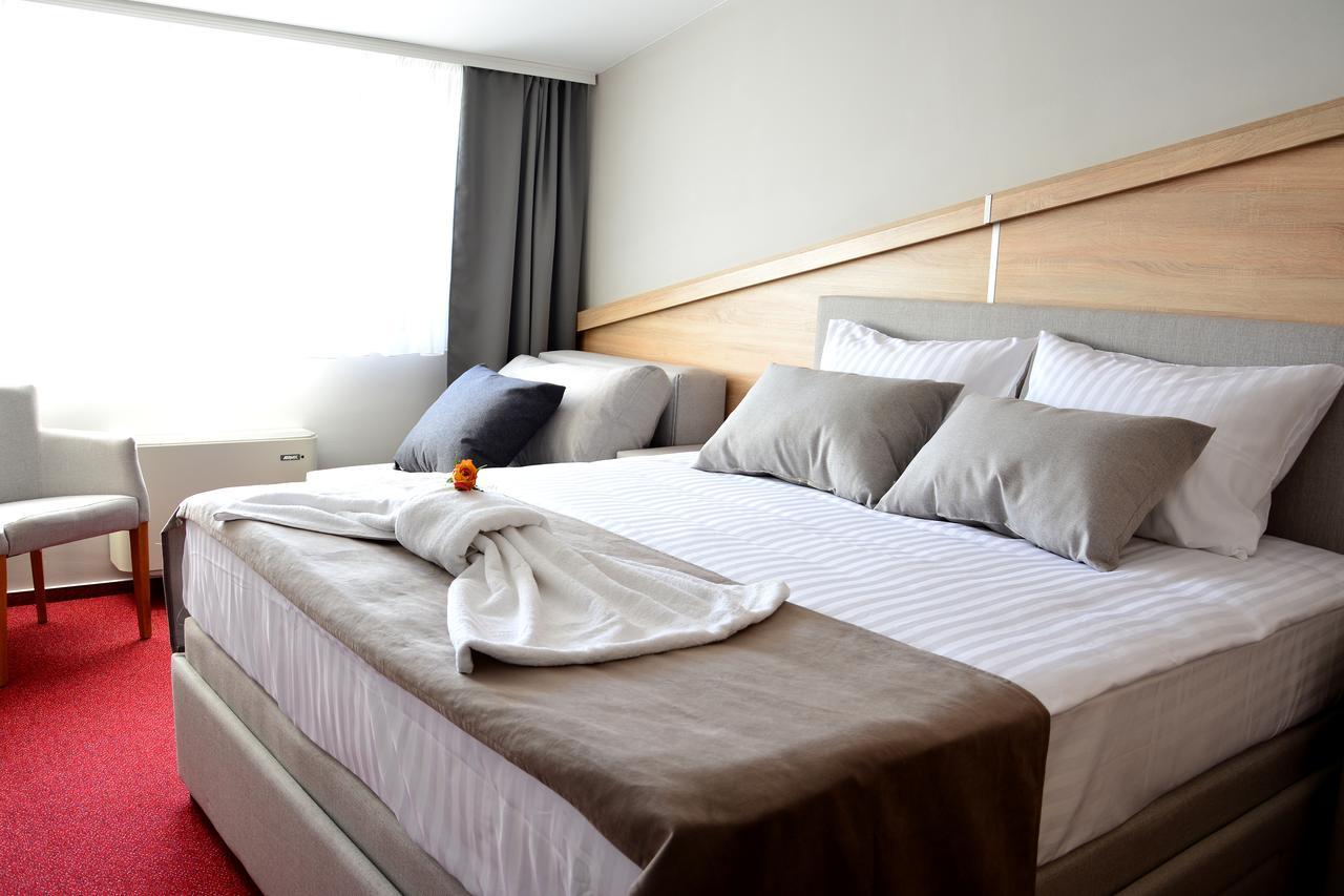 Hotel Dolenjc Ново-Место Экстерьер фото